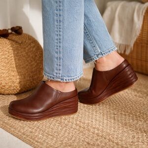 Korks Mallory Platform Wedge Clogs • Brown Leather • Size 8